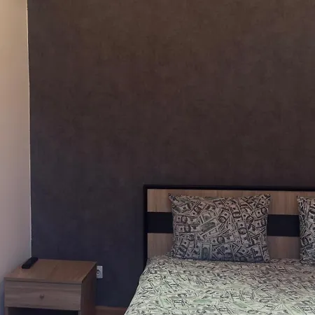 Apartment Cozy For 2